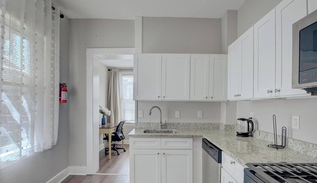 Charm & modern updates 3-bedroom house with Landry inside