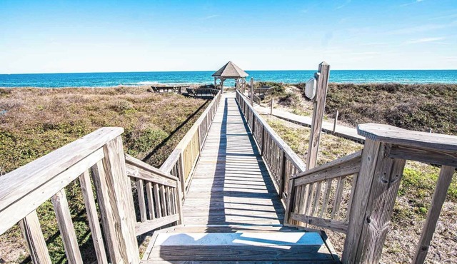 Charming 1BR Condo w/Pool & Beach Access