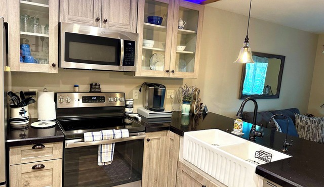 Charming 2-bedroom cottage in beautiful Colorado Springs