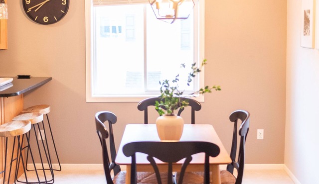 Charming 3 Bed 2.5 bath Townhome near Bryant Lake
