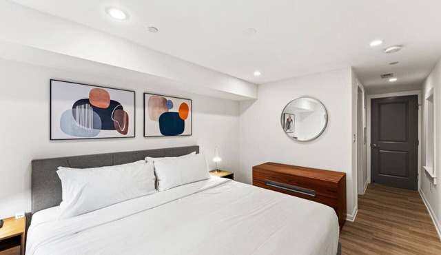 Charming Bloomingdale Retreat | 2BR Private Condo