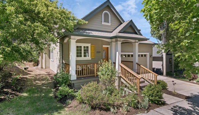 Charming Craftsman short walk Old Mill river path