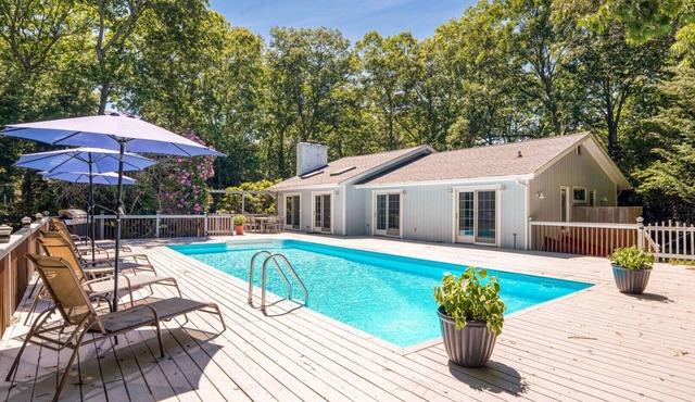 Charming East Hampton Home, Private Heated Pool, Perfect for Families