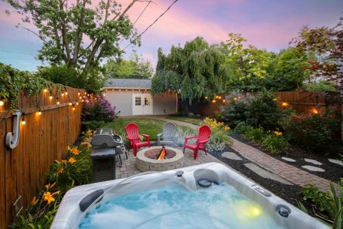 Charming Home with Garage, Hot Tub & Garden! Near OSU & Short North