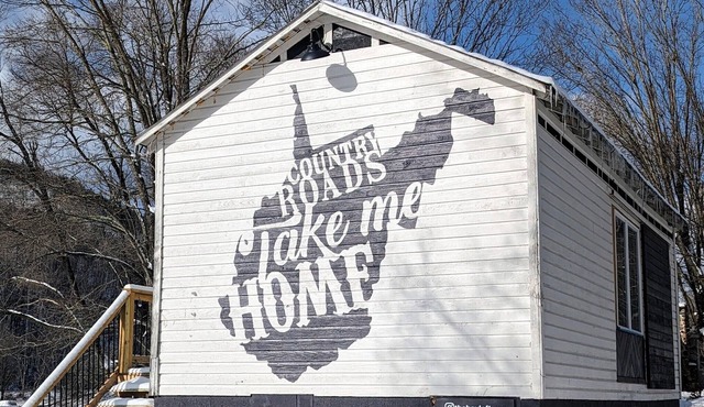 Charming restored barn with 2 bedrooms, 2 baths in beautiful WV mountains