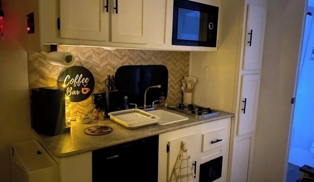 Charming RV in friendly Bethpage