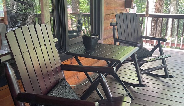 Cherry Log Chic - Perfectly Positioned Between Blue Ridge & Ellijay in Cherry Log