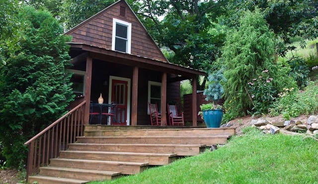 Chestnut Cottage @ Old Orchard Creek Farm - Hiking, Views, Family Friendly