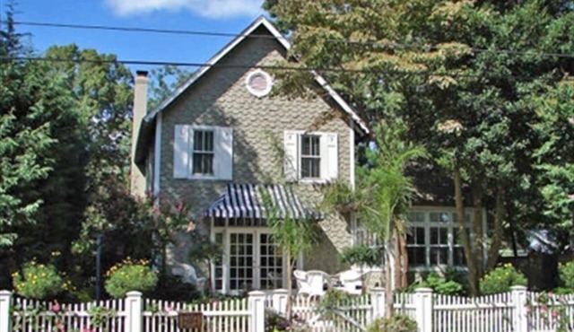 Chic Classic Five Bedroom Cottage