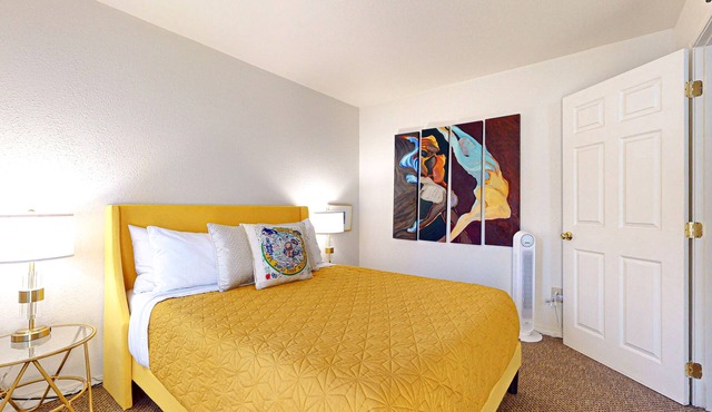 Chic hotel suite just steps away from Downtown Port Townsend