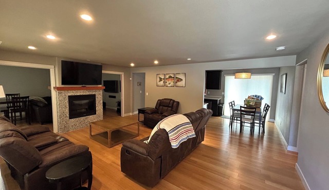 Chinook Ranch-Perfect Family Friendly Modern Home