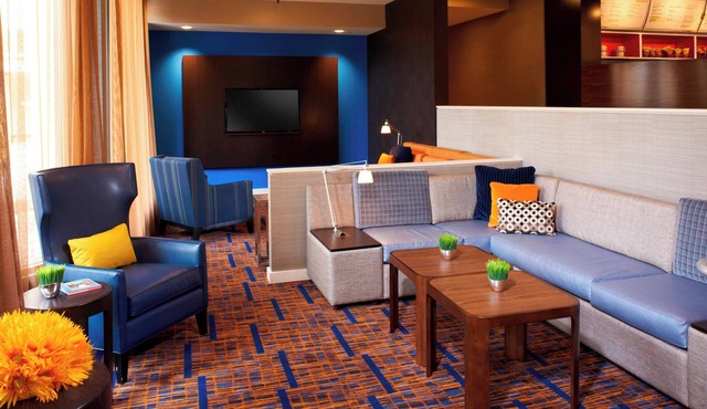 Courtyard by Marriott Chicago Deerfield in Deerfield
