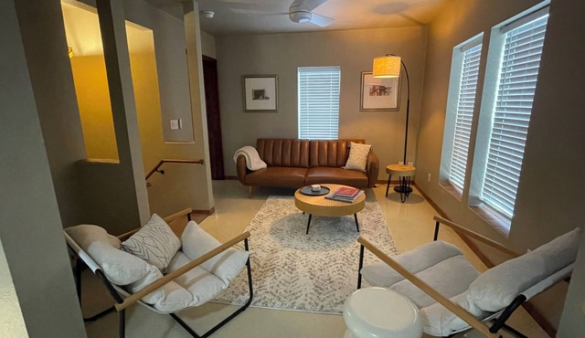 Cozy 2-bedroom apartment in Warren with AC, WiFi