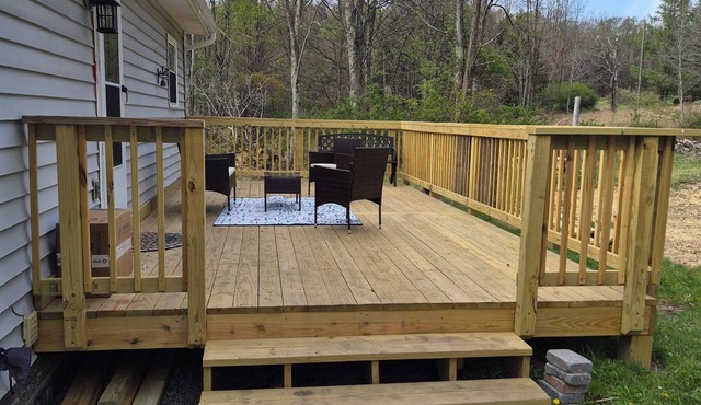 Cozy 2-bedroom bungalow in gorgeous Mount Storm with AC