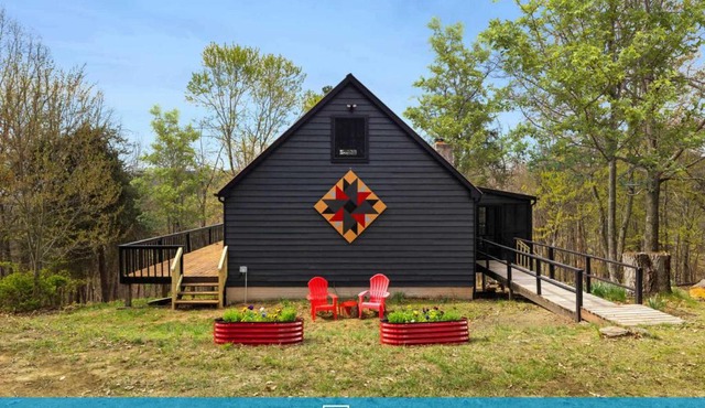 Cozy cabin w grill deck & game room