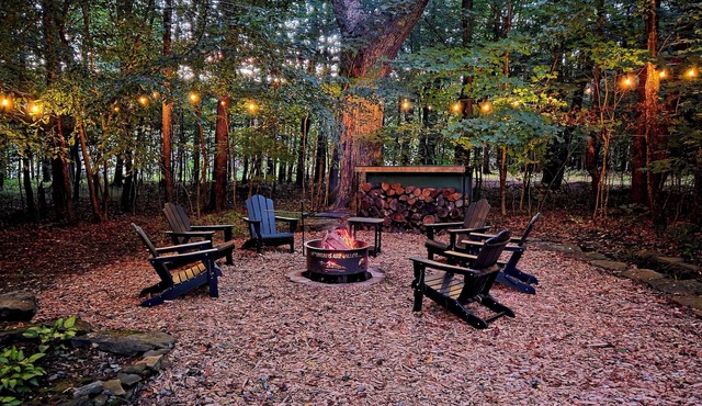 Cozy Cabin with Hot Tub, Fire Pit, Game Room -near Deep Creek Lake