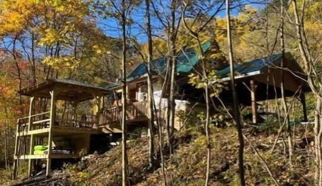 Cozy cabin with river view