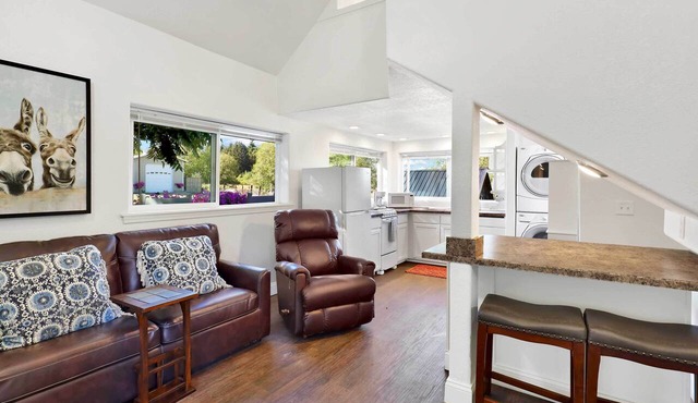 Cozy Ferndale Studio on 20-Acre Working Farm!