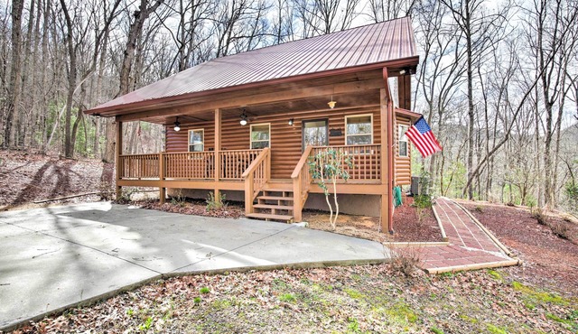 Cozy Hayesville Retreat w/Deck & Mtn Views!