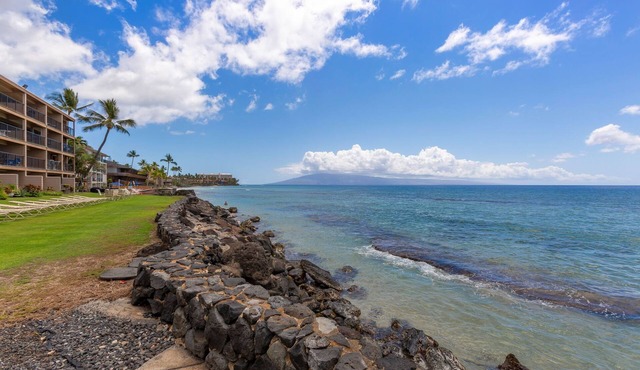 Cozy Maui Studio with Stunning Mountain Views