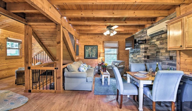 Cozy Pet‑Friendly Cabin w/Porch + Fireplace + EV Charger 15 Mins to Asheville