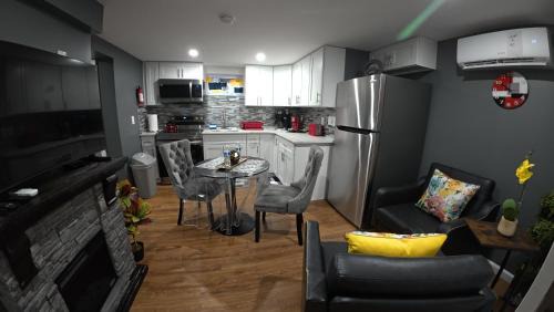 Cozy Private Two Bedroom Basement Apartment