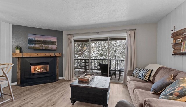 Cozy retreat near downtown, amphitheater, short walk to Deschutes river, has AC!