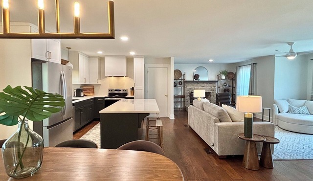 Crestwood Rest: Designer Kitchen, Private Pool, Mins to Wrightsville. 3bed/2bath