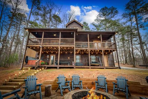 DeerWoodsLodge DOT com-Ellijay Coosawattee River-Sleeps 16-ARCADE-Hot Tub-Fire Pit-Winery's