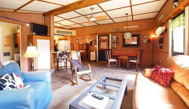 DERBY Private Tack House in Pendleton