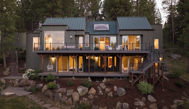Deschutes Riverfront Home with Private Sauna