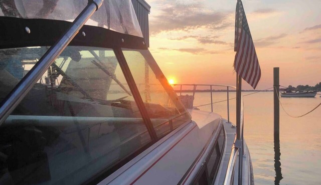 Downtown Nights on the Water - Classic Cruiser Getaway