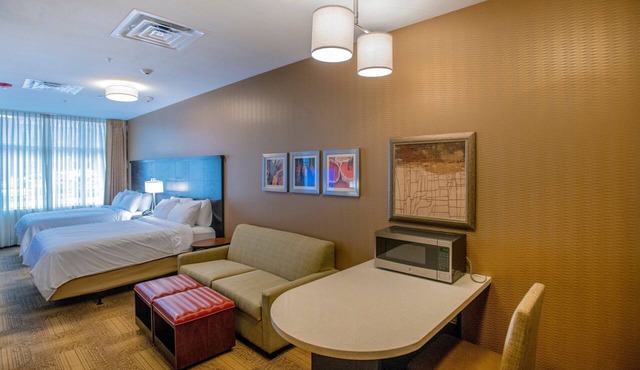 Downtown Studio! Pool, Hot Tub, Free Breakfast Buffet