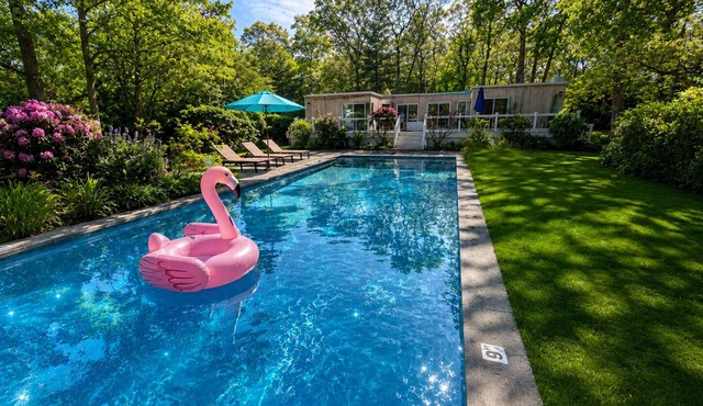 East Hampton Beach House · Heated Pool, Bay Beach Club, Pet Friendly