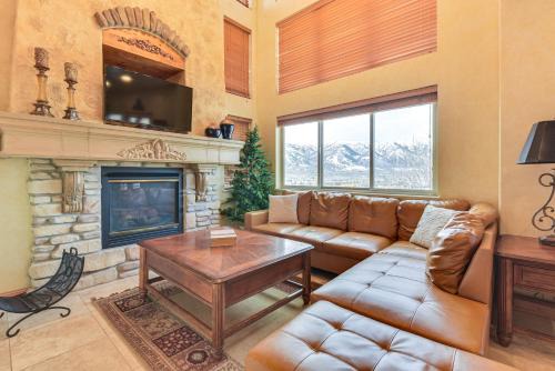 Eden Townhome w/Mtn View + Shuttle to Powder Mtn!
