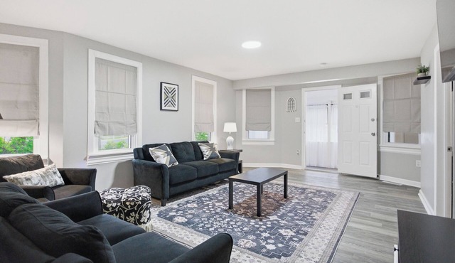 Entire Private Wilmington Home | Sleeps 6 | 2 Baths & Parking