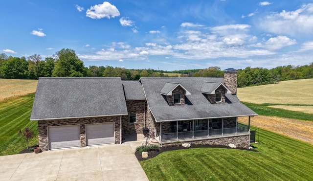 Escape to Cedar Lodge - Sleeps 20 - Activities, Hot Tub, & Close to Attractions!