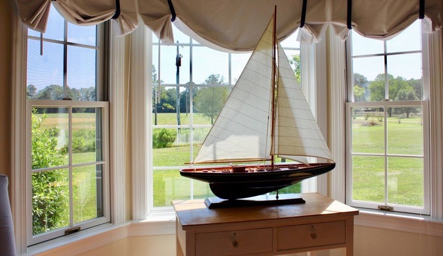 Exquisite Riverfront Living! Newly renovated; convenient to historic sites. in North