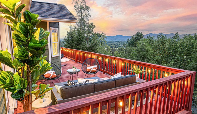 Family Fun:Mtn Views w/Sauna+Gameroom+15min Dwtn