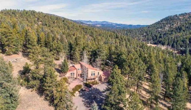 Foothills Retreat with Hot Tub