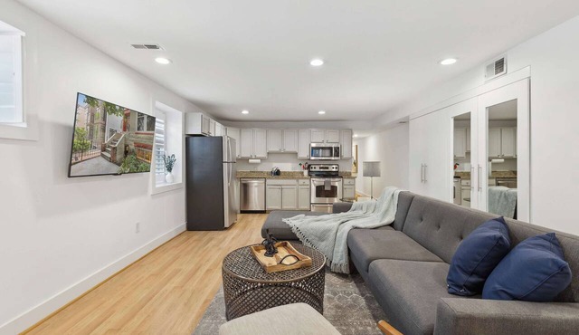 Free Parking! Large, 2BR/1.5BA with AC/TV/Internet
