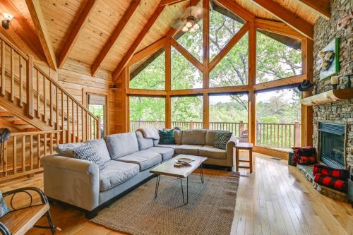 Game Room, Hot Tub & Decks: Scenic Franklin Cabin