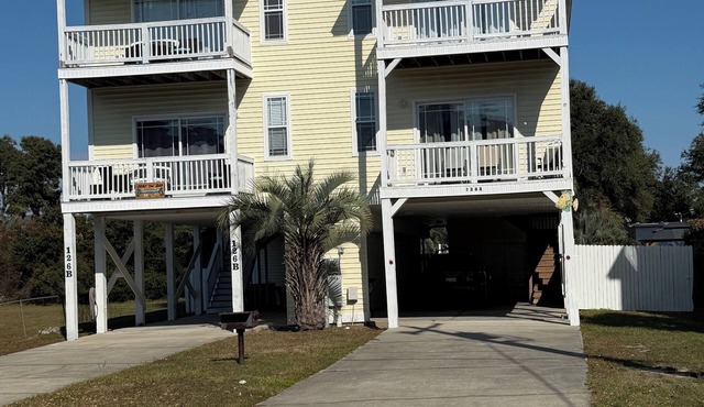 GCB exceptional oceanview-2 story, 4BR4.5BA Beach House, private pool, sleeps 14