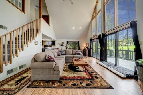 Golf Course Views Hot Tub Games & Pool Access