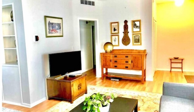 Gorgeous, two bedroom apartment