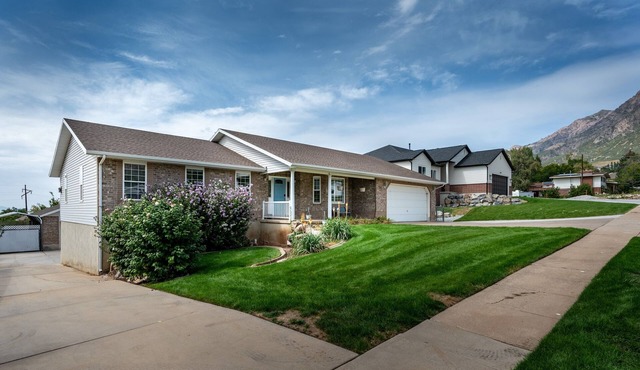 Grand Ogden Lodge | Upper Level + Studio | Office