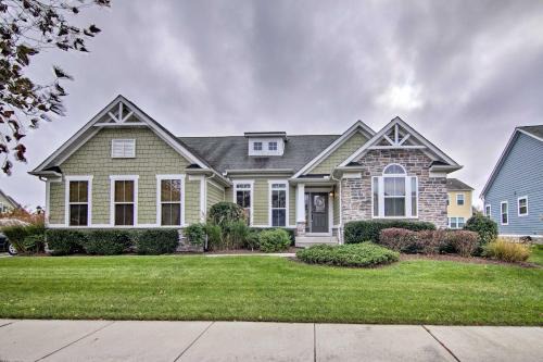 Great for Groups: Bayside Resort Home w/Patio