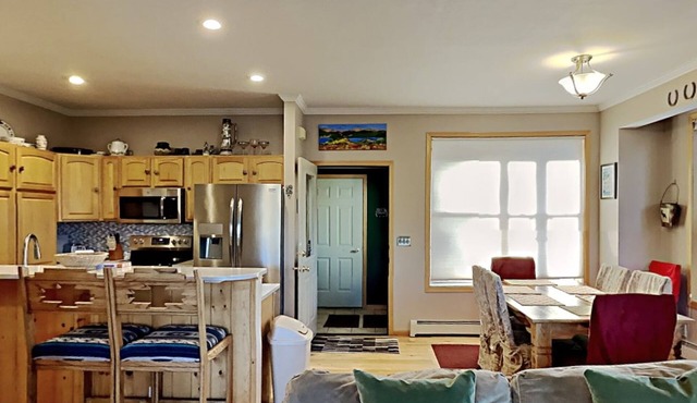 Great townhome w/private hot tub with 2 living areas.