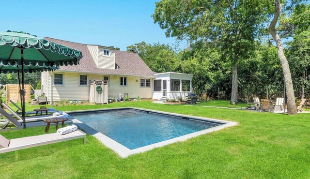 HAMPTON BAYS HOME MINUTES FROM SOUTHAMPTON VILLAGE, SHINNECOCK BAY, OCEAN.