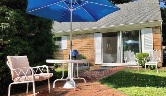 Hamptons private guest cottage